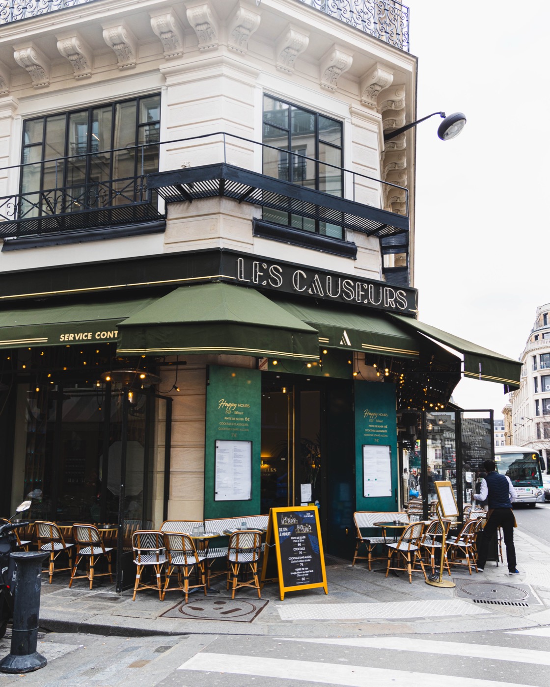 La devanture verte des Causeurs, 170 rue Montmartre
